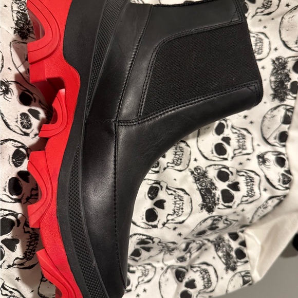 Sorel Shoes - Brex Leather Chelsea Ankle Boot. Winter, waterproof, tag still on show. No box.